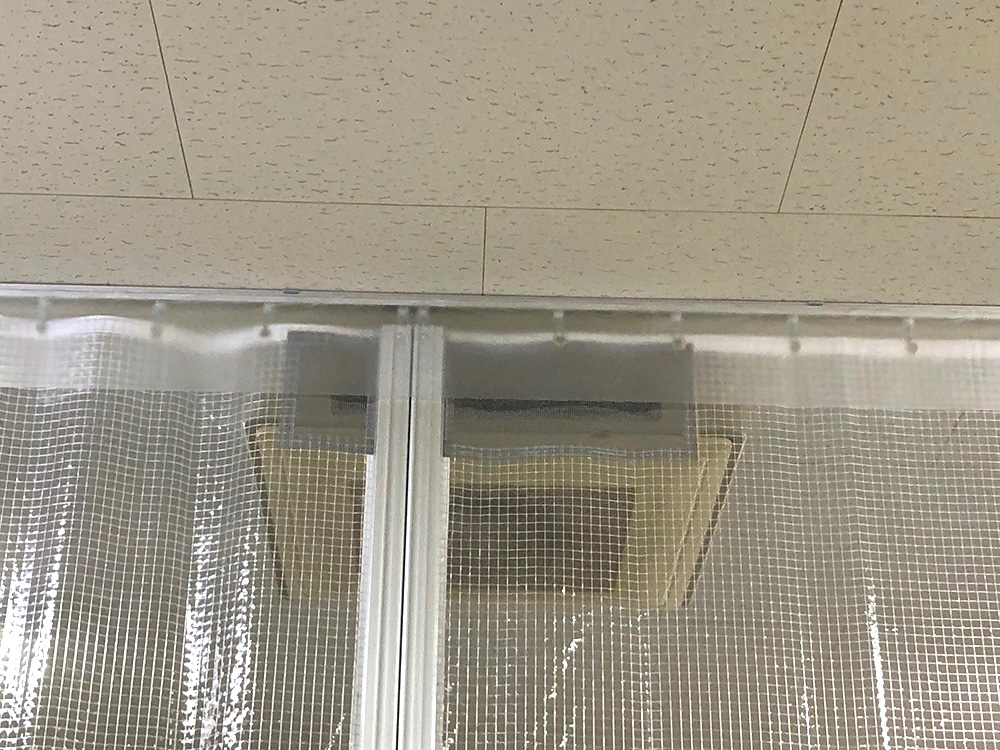 画像:クリーンルーム内間仕切りカーテン